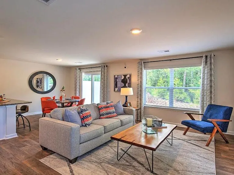 101 Oakmont Valley Trl — Photo 1