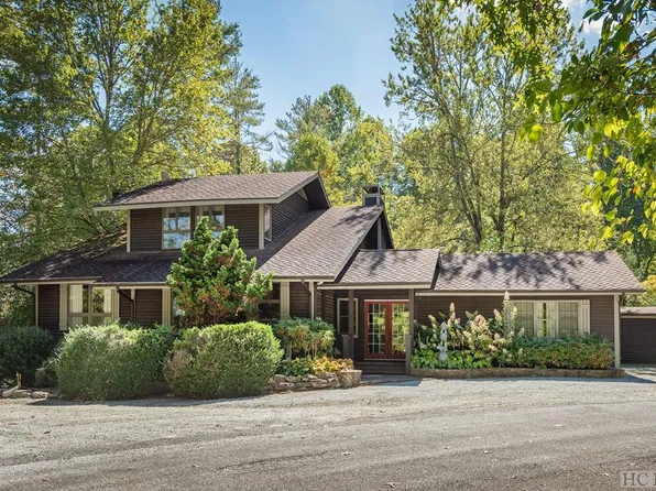 48 St Andrews Drive, Sapphire, NC 28774