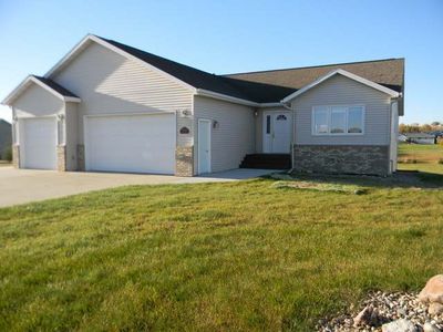 7000 Ridgemont Ln SE, Bismarck, ND, 58504