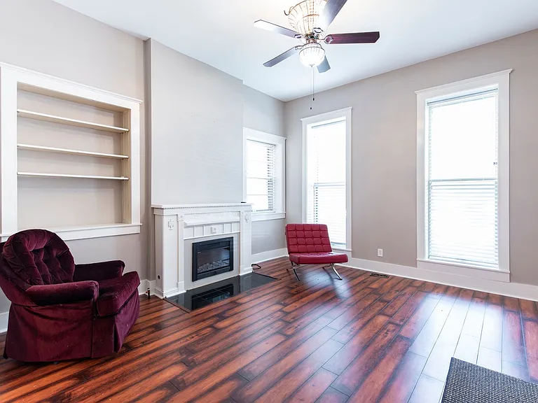 116 E Oak St — Photo 15