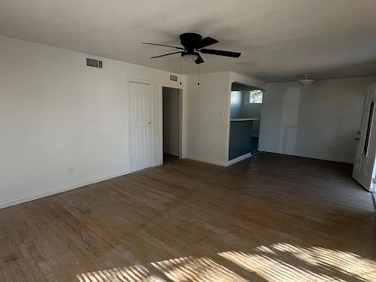 842 S La Salle Dr — Photo 6