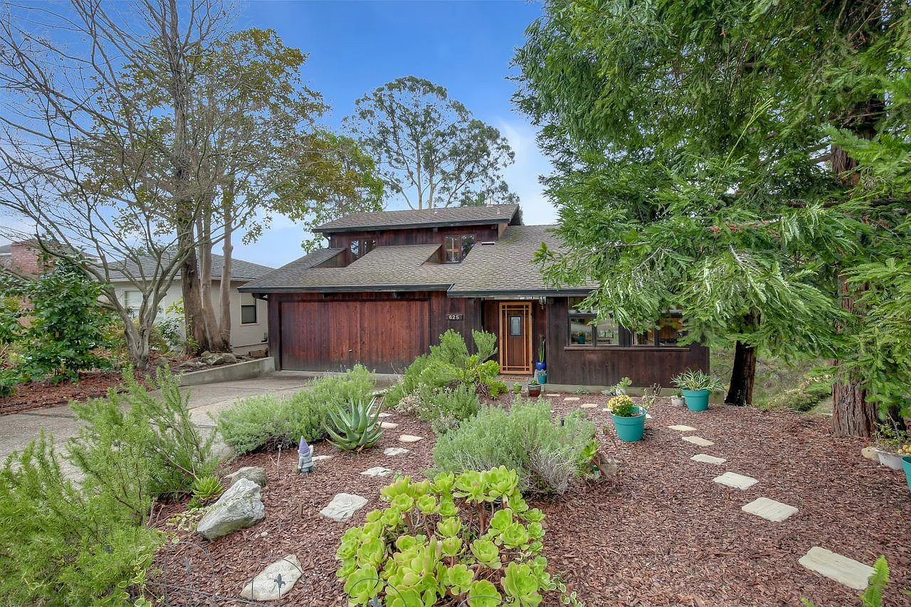 625 Miramar Dr photo 1