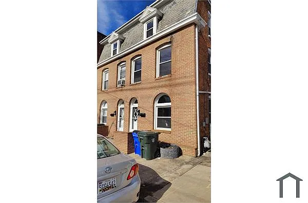 Building Photo - 206 Fairground Ave