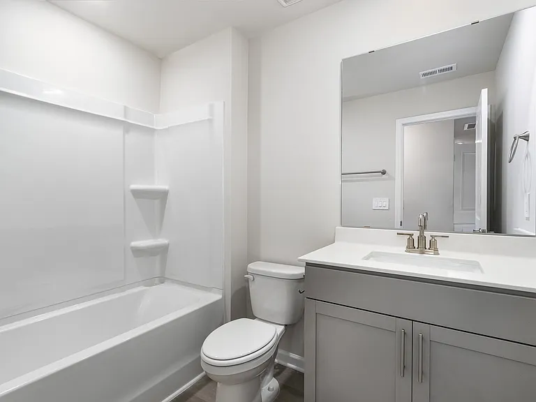 912 Rolling Fields Dr — Photo 1