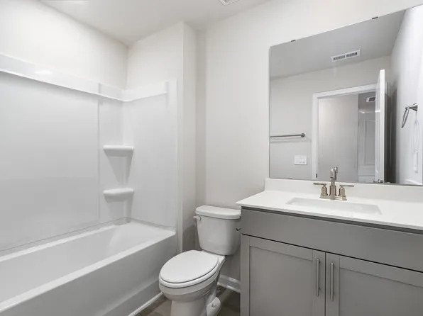 912 Rolling Fields Dr, Graham, NC 27253