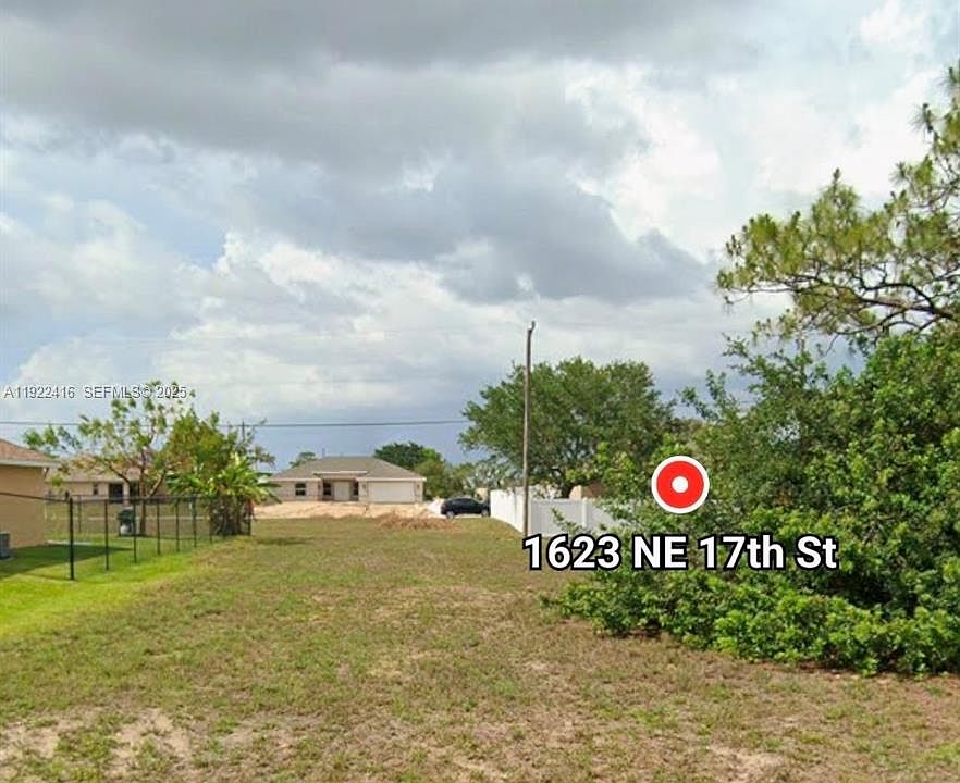 1st image of 1623 NE 17th St