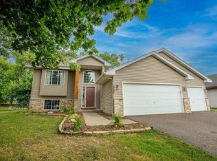 2020 Garfield St S, Cambridge, MN 55008