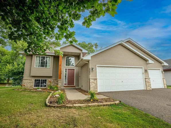 2020 Garfield St S, Cambridge, MN 55008