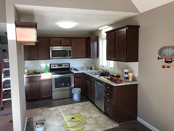 4th image of 641 Larkspur Dr