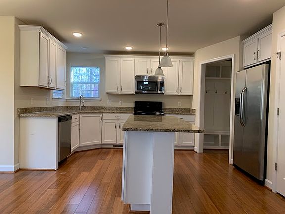 5th image of 10310 Bluebird Ct