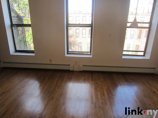 Rented by Link NY Realty | media 22