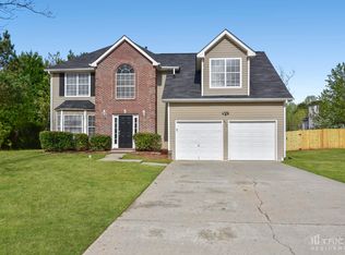 637 Lakewater View Ln, Stone Mountain, GA 30087