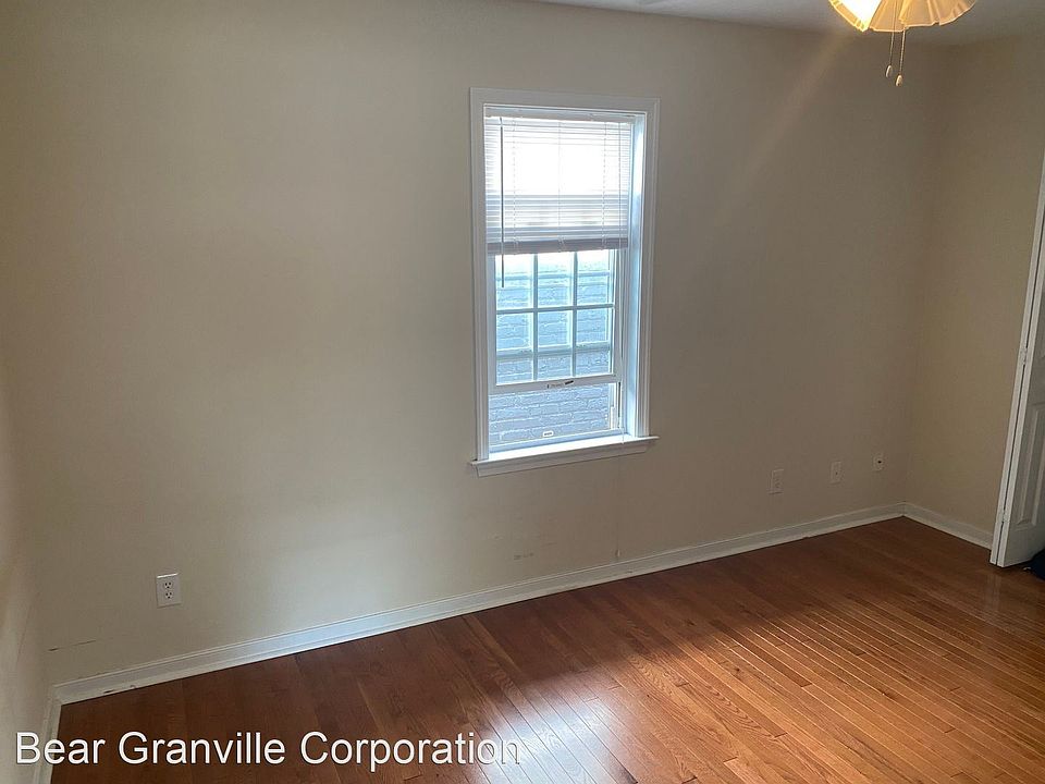 2nd image of 2002 Idlewood Ave APT 1