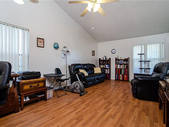 5th image of 241 Hill St