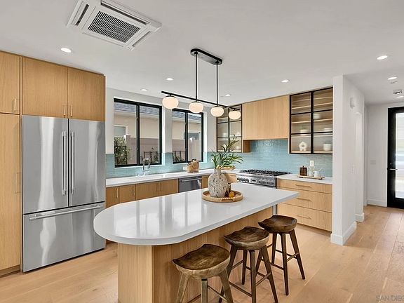 3rd image of 1073 Opal St
