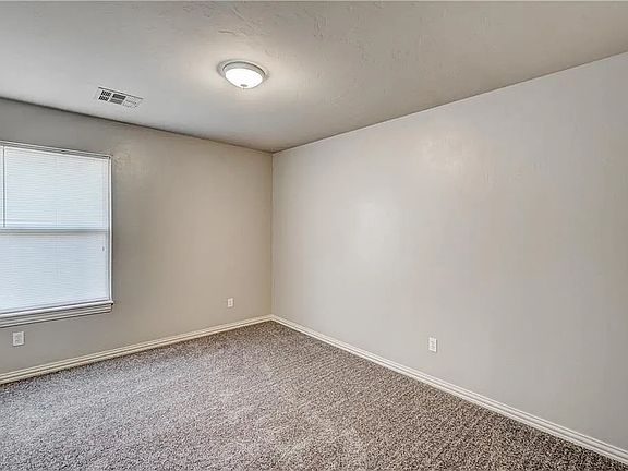 5th image of 432 Sterling Pointe Way