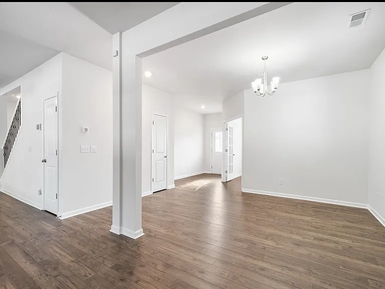 2132 Highland Knoll Dr — Photo 24