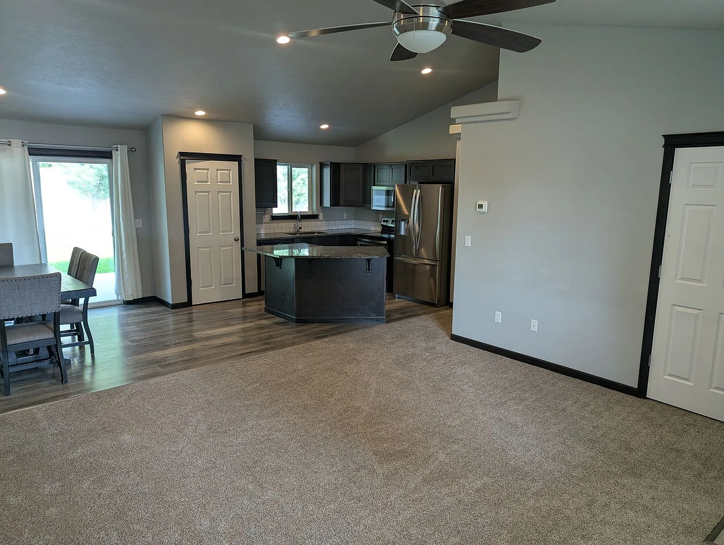 Lovely 3 bedroom 2 bath home for rent in Rathdrum. — Photo 4