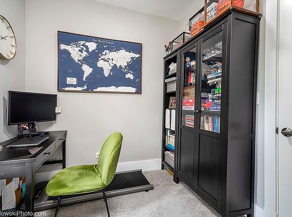 3rd image of 2701 N Hamlin Ave #2