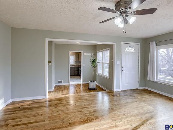 3rd image of 407 N Cotner Blvd