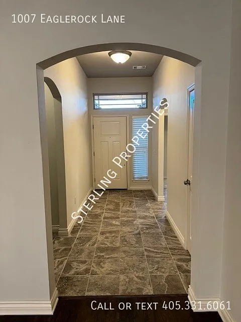 3 bed, 1853 sqft, $2,095 — Photo 3