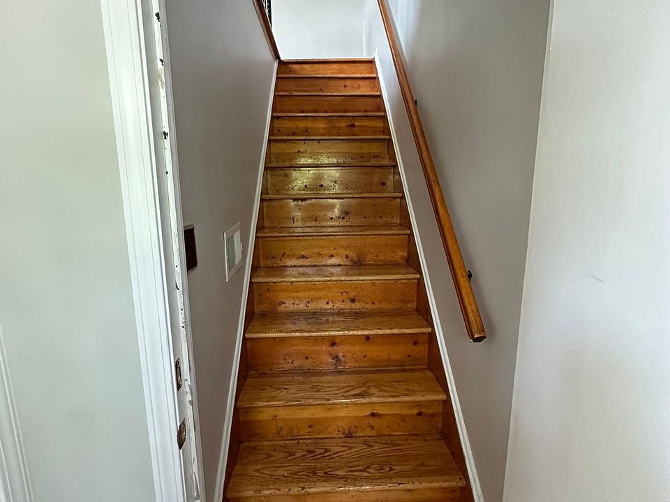 1st image of 1346 Victory Blvd Floor 2