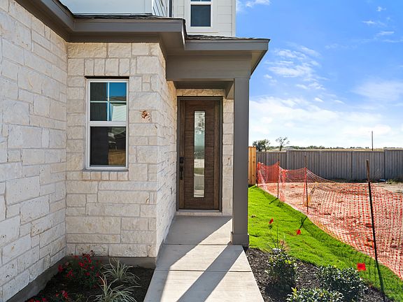 304 Emerie Way