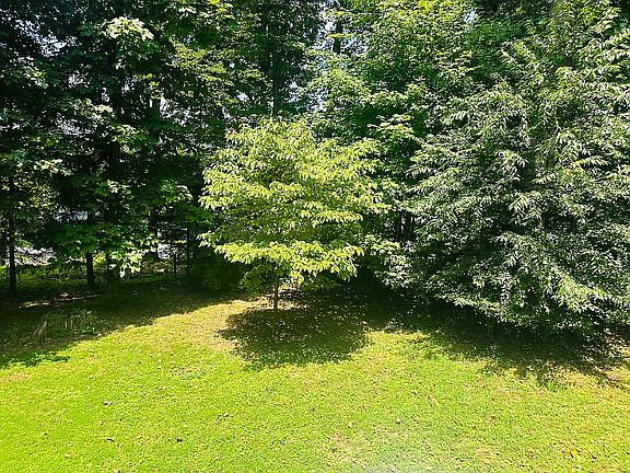 2nd image of 19497 Oakwood Dr