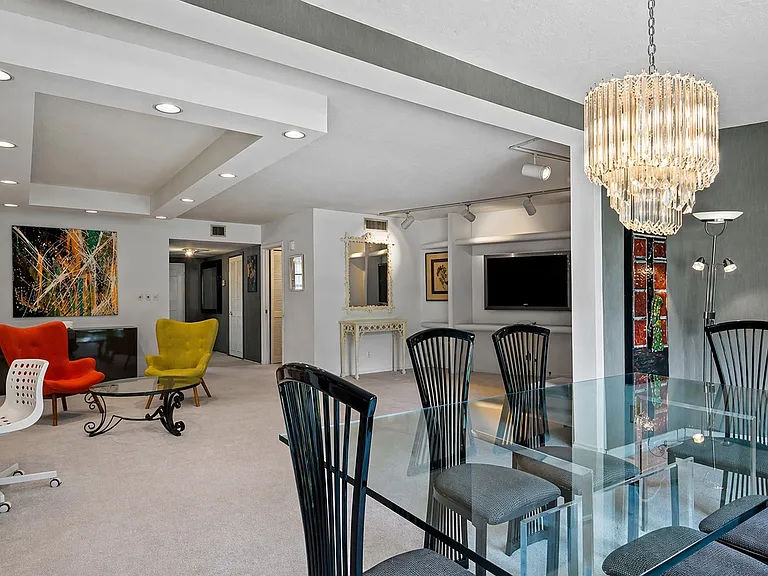 3901 Oaks Clubhouse Dr #205 — Photo 7