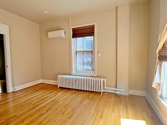2nd image of 1324 Pine St #11055116