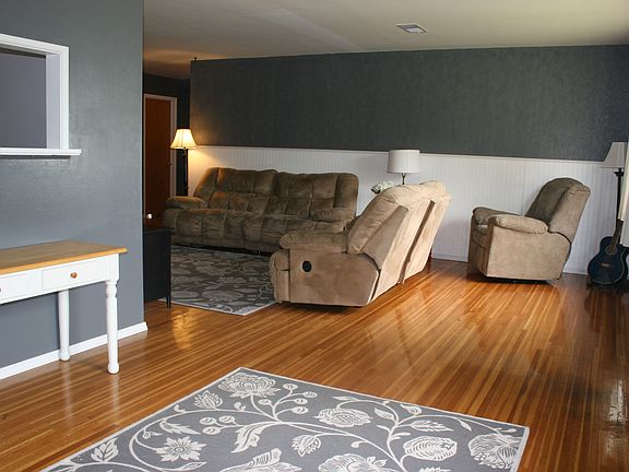 5th image of 2413 Aspen Dr