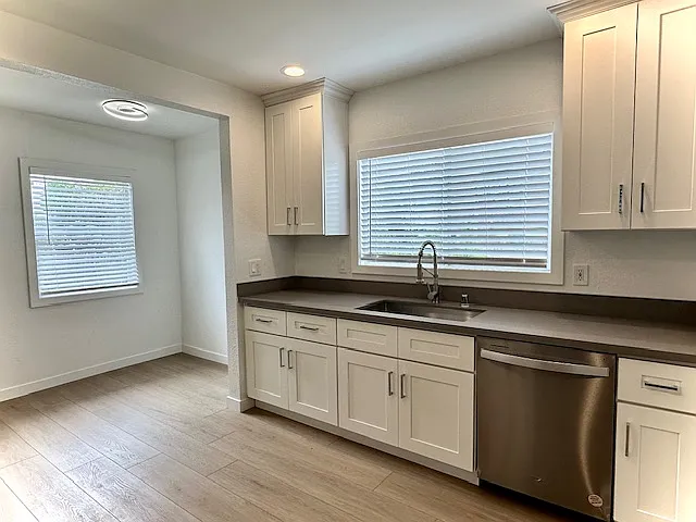 6642 Vineland Ave — Photo 1