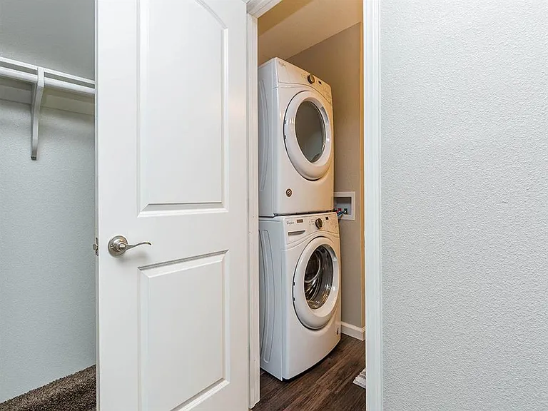 La Veta Grand Apartments — Photo 52