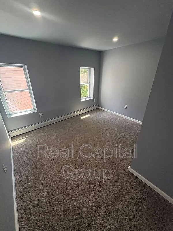 3 bed, 1.0 bath, $1,595 — Photo 2
