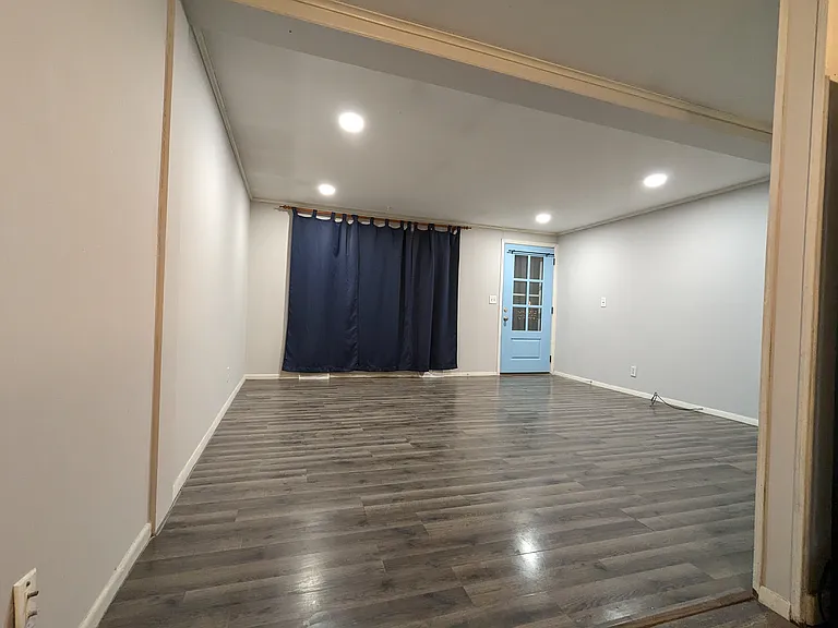 3009 Emmons Ave — Photo 7