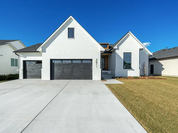 3871 N Estancia Ct, Wichita, KS 67205