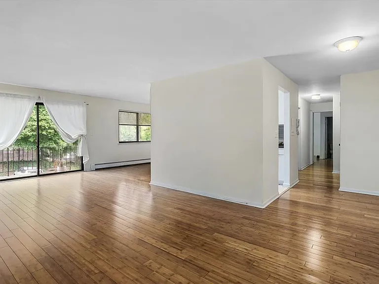 555 Central Park Ave #348 — Photo 2