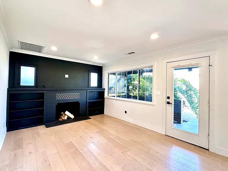 4336 Toland Way — Photo 4