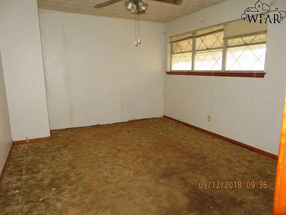 2nd image of 4116 Thelma Cir