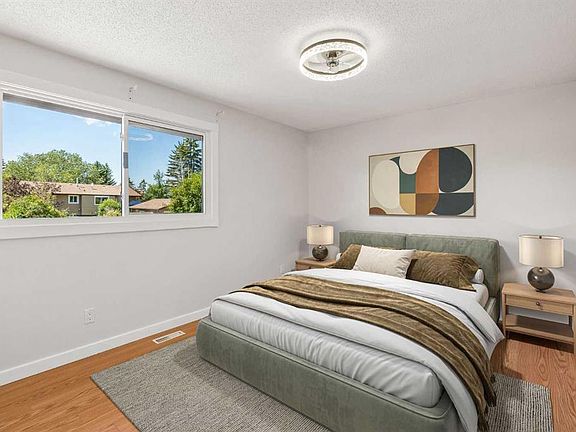 5th image of 2411 E 51st St NE