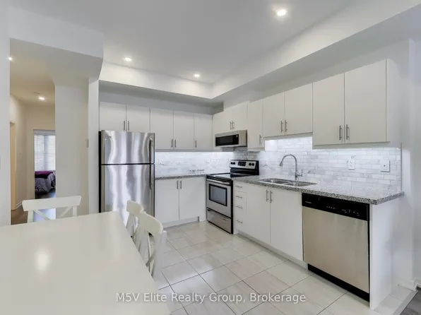 26 Bruce St #E07, Vaughan, ON L4L 0H4