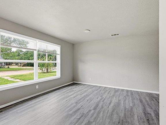 5th image of 1310 Stone Dr