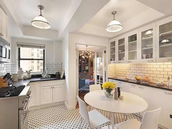 3rd image of 49 E 96th St #12C