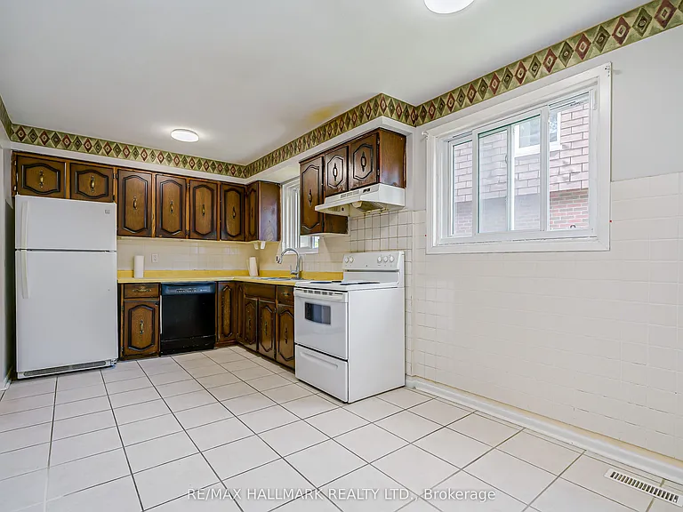27 Keyworth Trl #UPPER — Photo 8