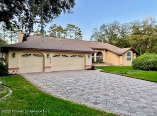 10307 Waters Edge Ct, Weeki Wachee, FL 34613