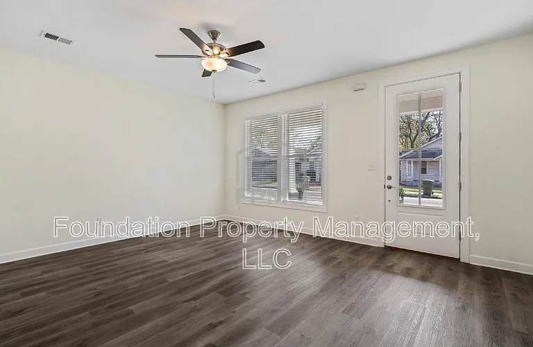 1470 Lyndale Ave — Photo 13