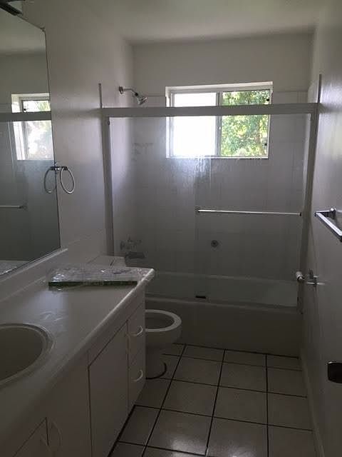 2nd image of 5061 SW 40th Ave