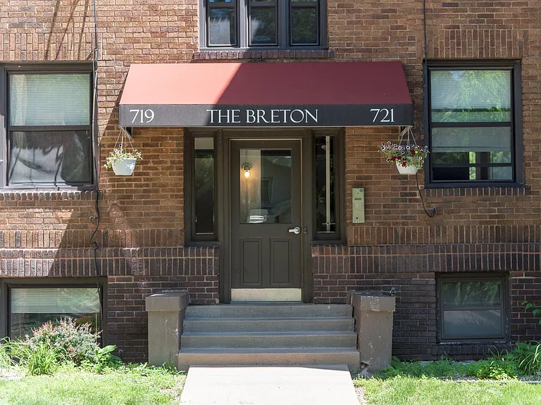 The Breton Apartments — Photo 2