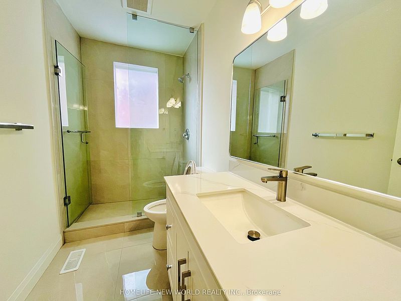 Toronto House for rent - 3 Bedrooms — photo 8