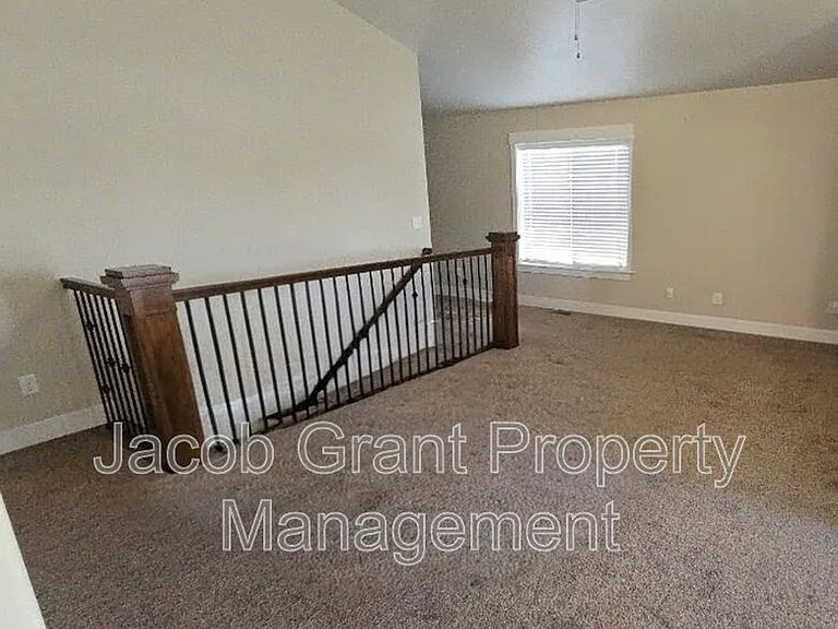 3908 Brighton Cir — Photo 5